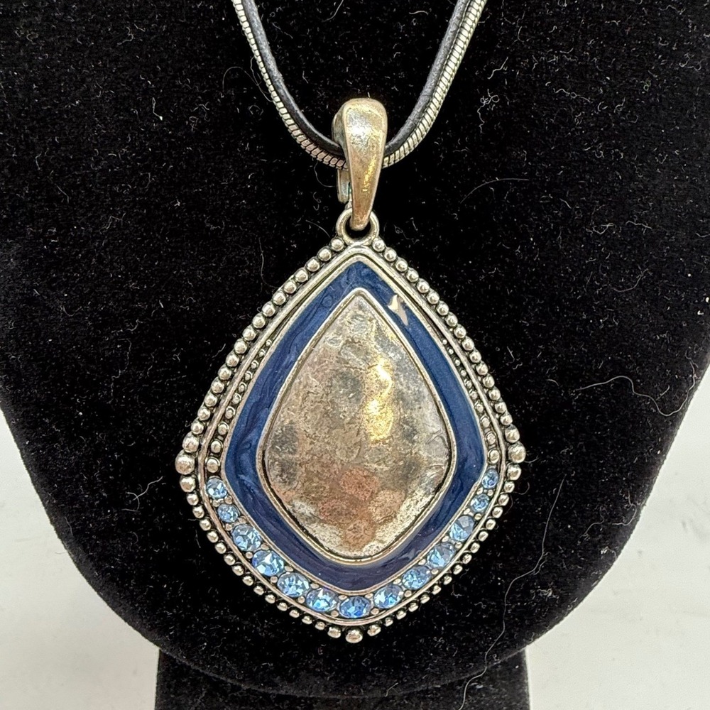 Primer Design Silver Tone Blue Enamel Crystal Teardrop Pendant Magnetic Necklace